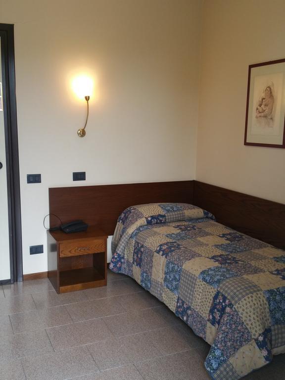 Hotel 5 Vie Almenno San Salvatore Kamer foto