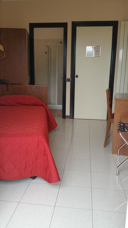 Hotel 5 Vie Almenno San Salvatore Kamer foto