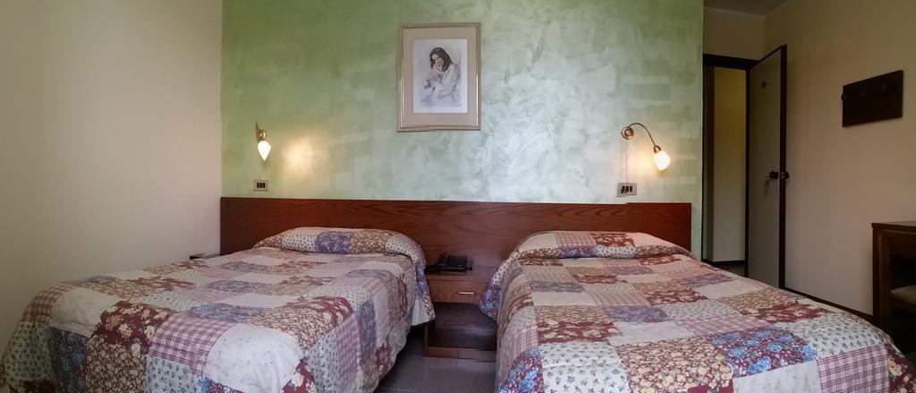 Hotel 5 Vie Almenno San Salvatore Kamer foto