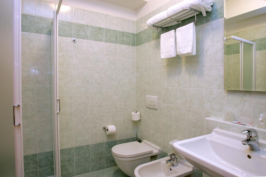 Hotel 5 Vie Almenno San Salvatore Kamer foto