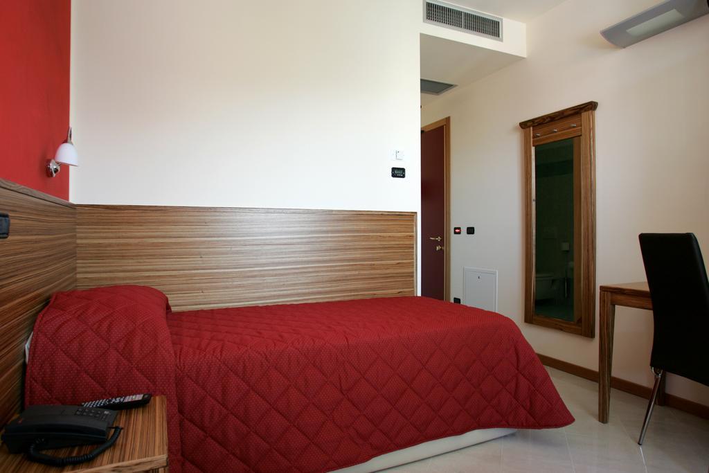Hotel 5 Vie Almenno San Salvatore Kamer foto