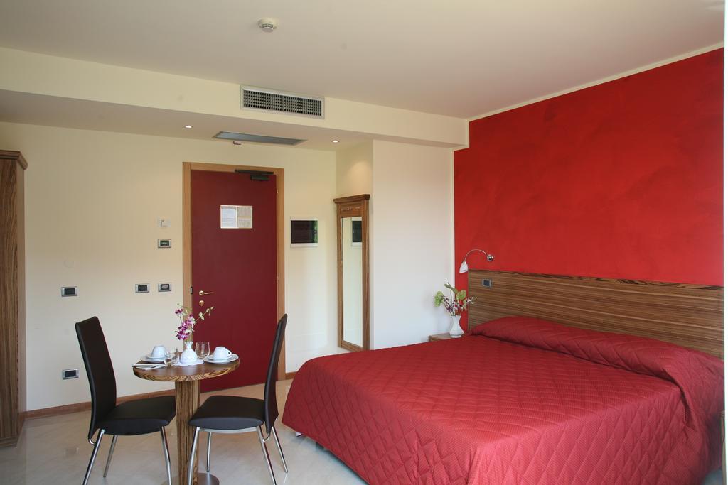 Hotel 5 Vie Almenno San Salvatore Kamer foto